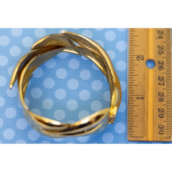 7 inch, Vintage Art Nouveau Elven Leaves Gold Tone Hinge Bangle - M38 - Picture 3 of 3